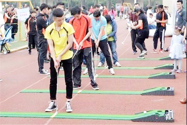 企业家庭日：迷你高尔夫